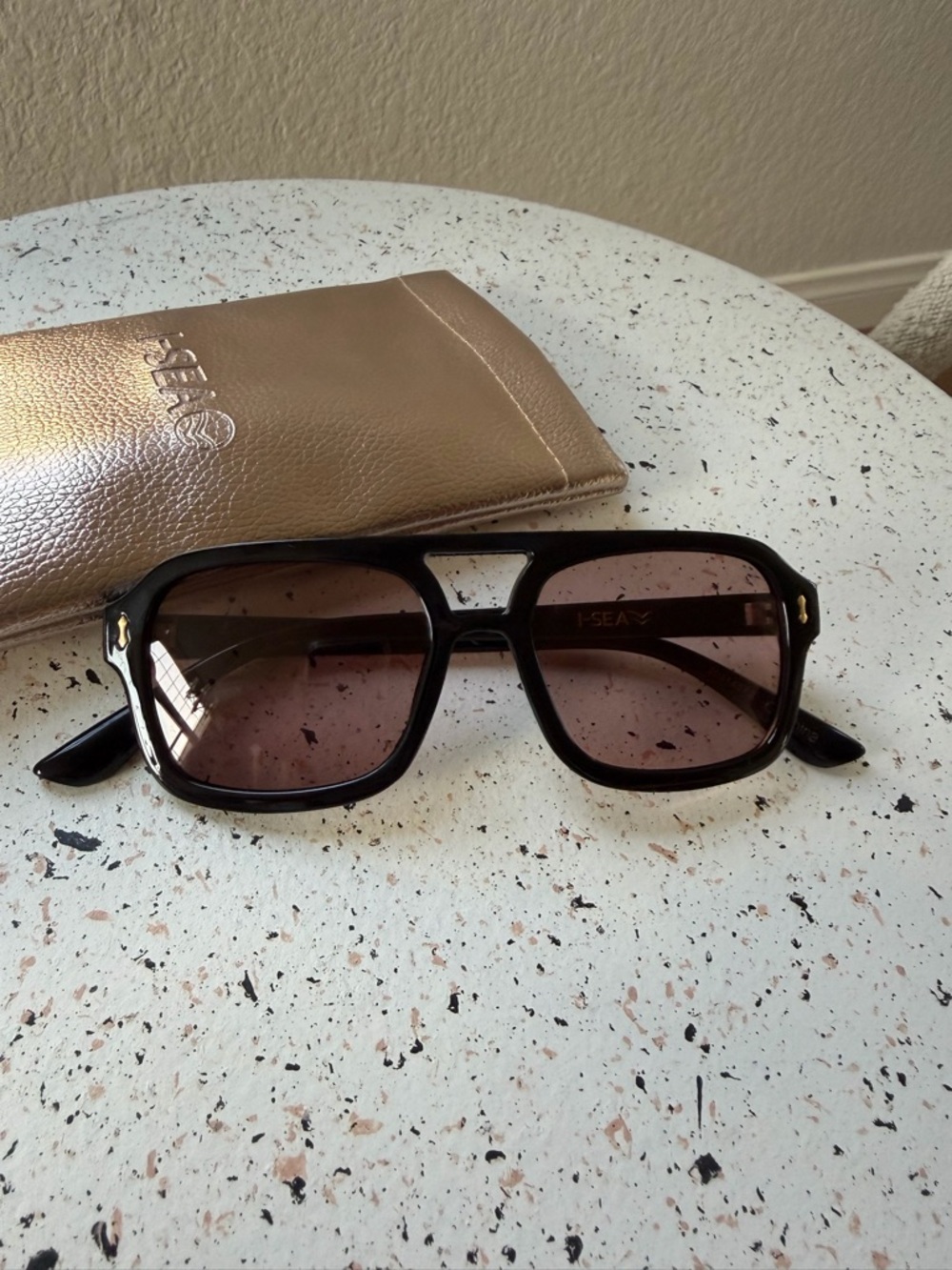 I-Sea 70s inspired sunglasses